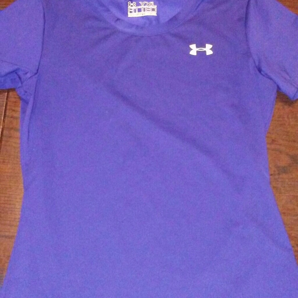 Girls under armour shirt